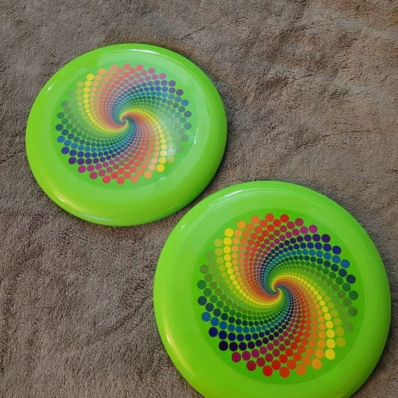Frisbees - Picture 3 of 5